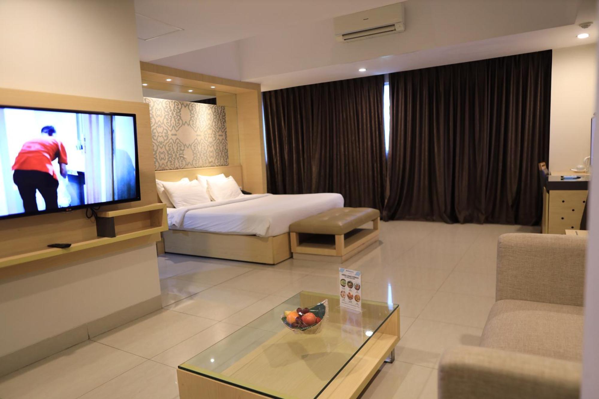 Metland Hotel Cirebon Exterior foto