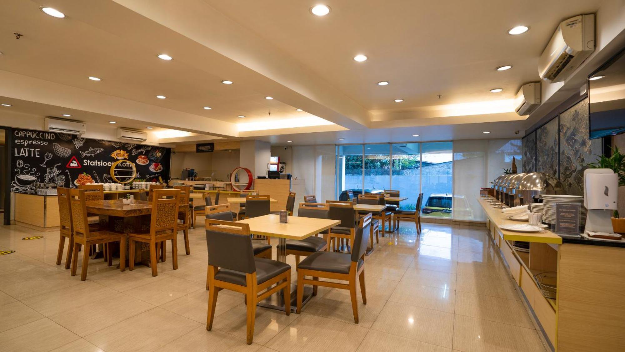 Metland Hotel Cirebon Exterior foto